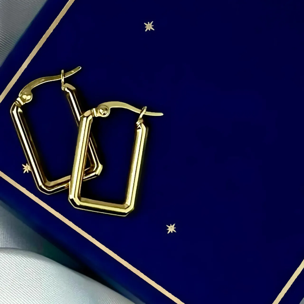 CLUSE Essentielle Chain Earrings, Gold Colour