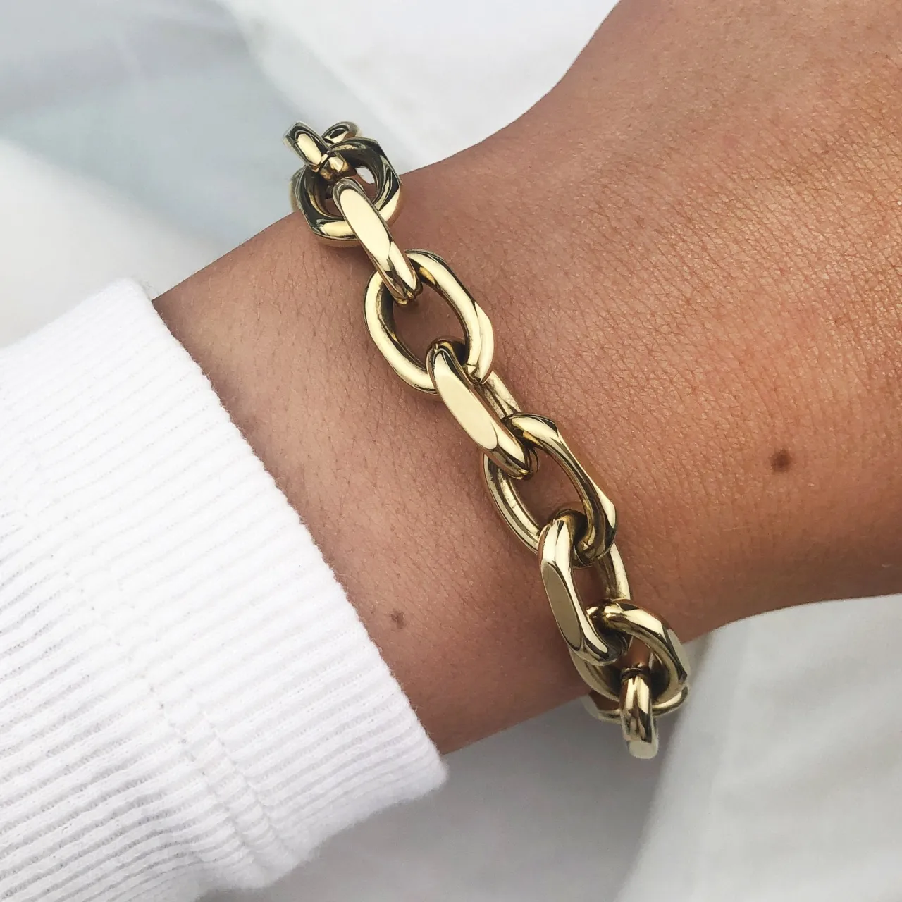 CLUSE Essentielle Chunky Chain Bracelet Gold Colour