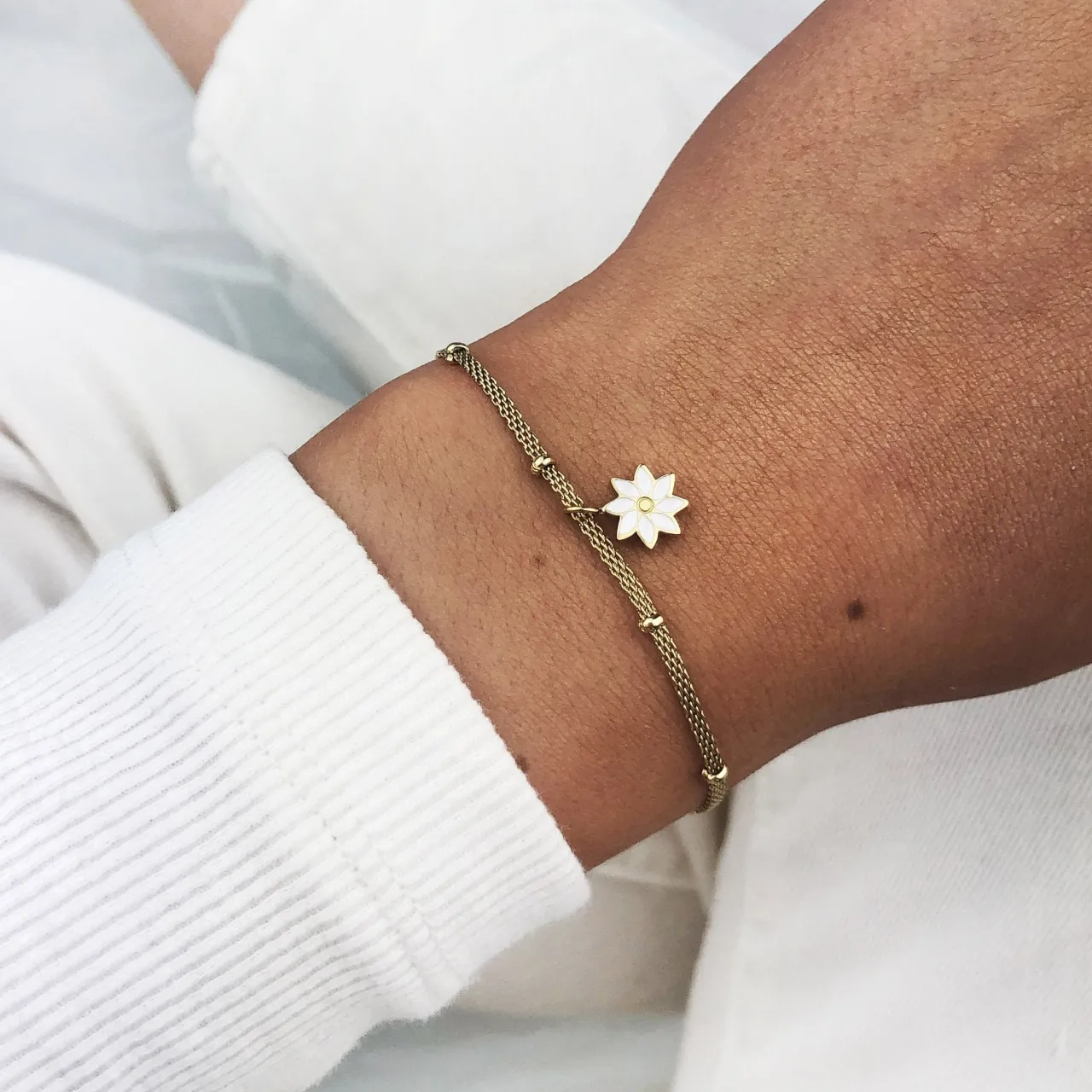 CLUSE Essentielle Daisy Bracelet Gold Colour