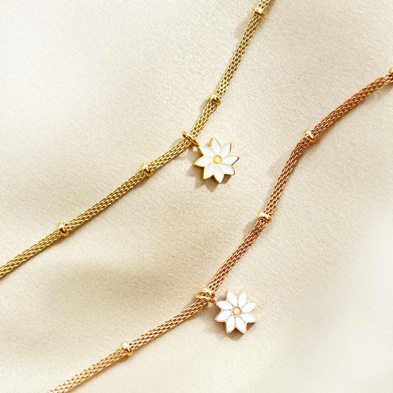 essentielle_daisy_bracelet_gold_colour_6-1.webp CLUSE Essentielle Daisy Bracelet Gold Colour