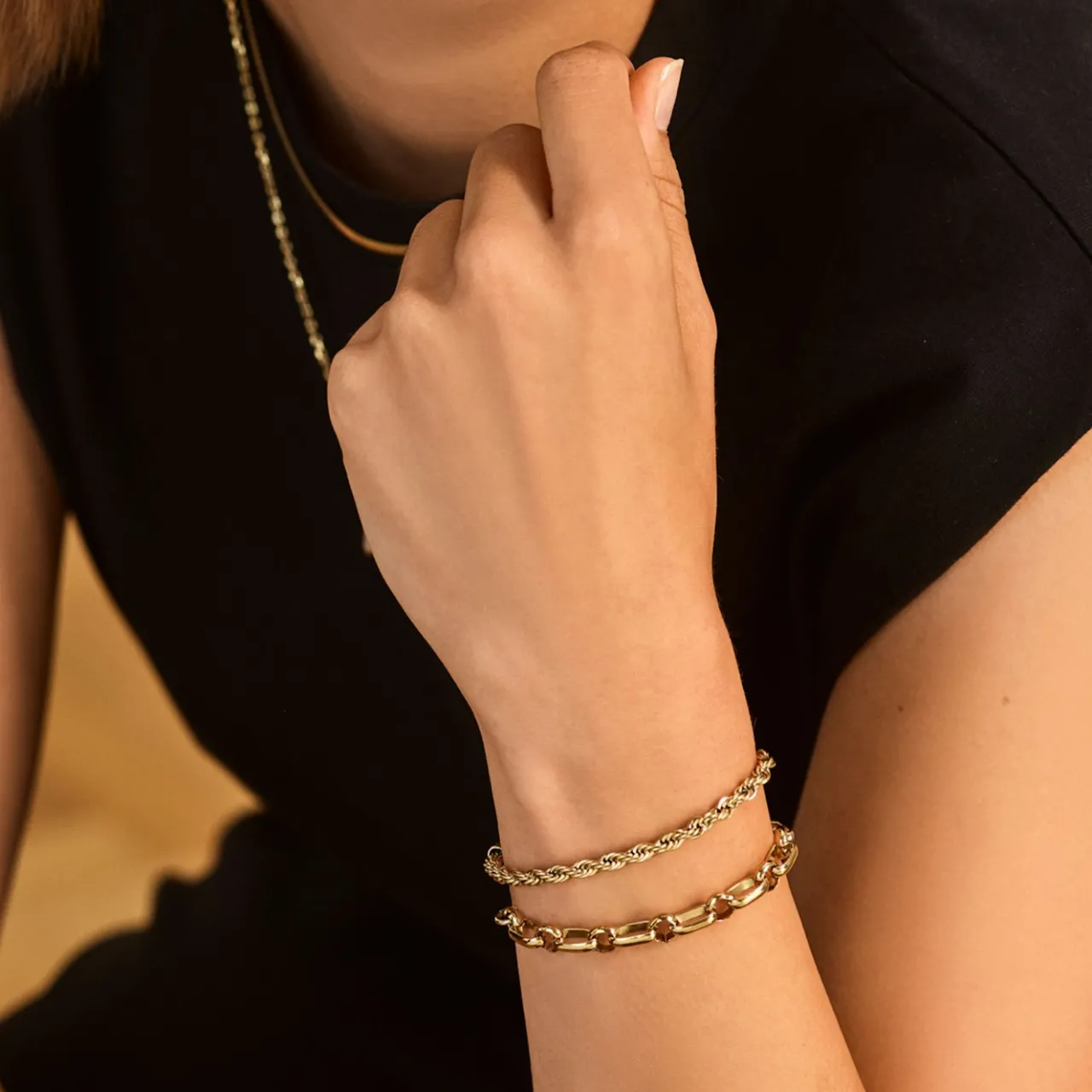 essentielle_rope_bracelet_gold_colour_5-1.webp CLUSE Essentielle Rope Bracelet Gold Colour