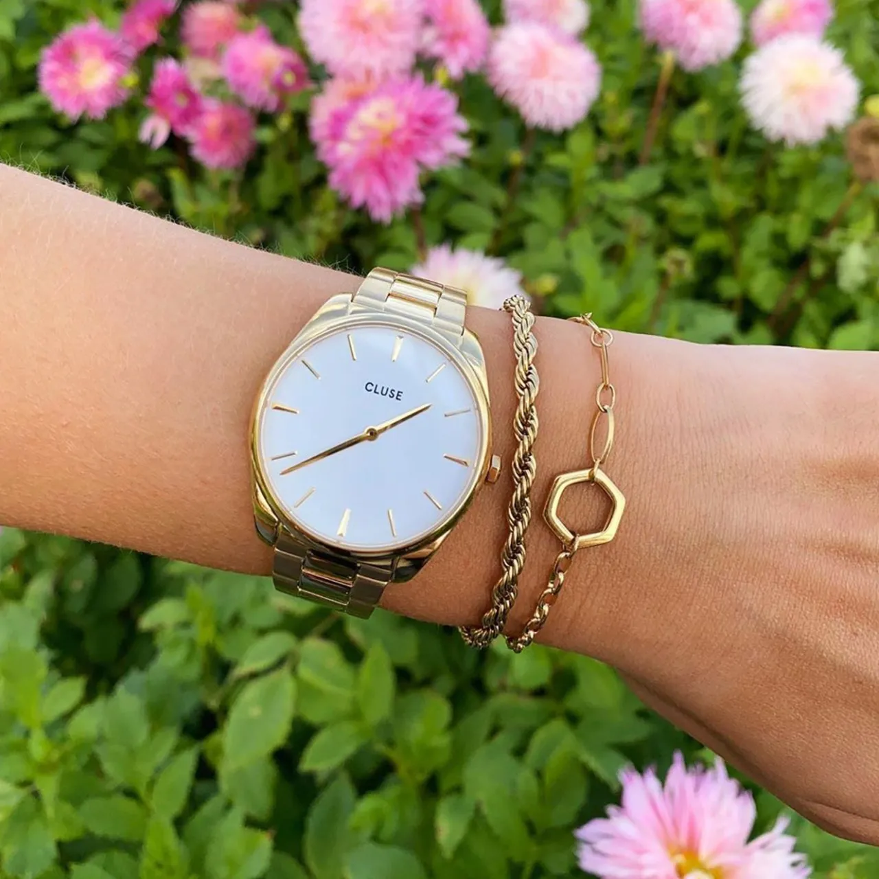 essentielle_rope_bracelet_gold_colour_6-1.webp CLUSE Essentielle Rope Bracelet Gold Colour