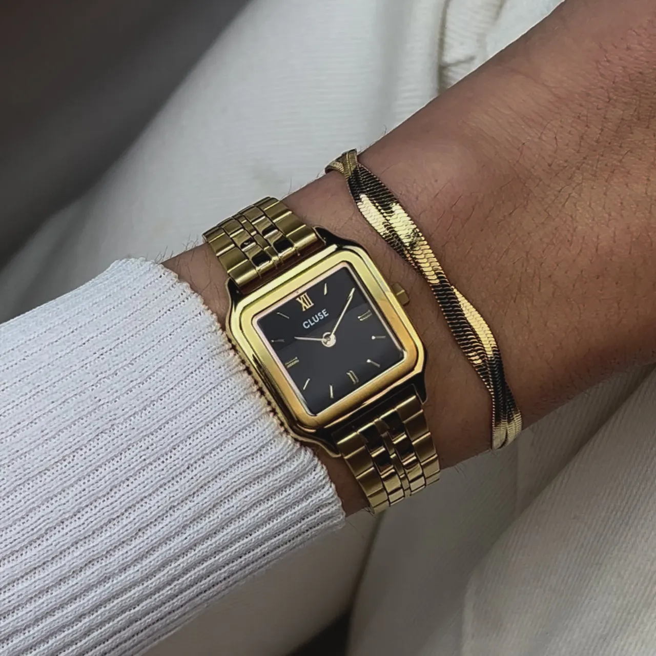 gift_box_gracieuse_petite_watch_steel_black__twisted_snake_bracelet_gold_colour_9-1.webp Femme CLUSE Gift Box Gracieuse Petite Watch Steel, Black & Twisted Snake Bracelet, Gold Colour