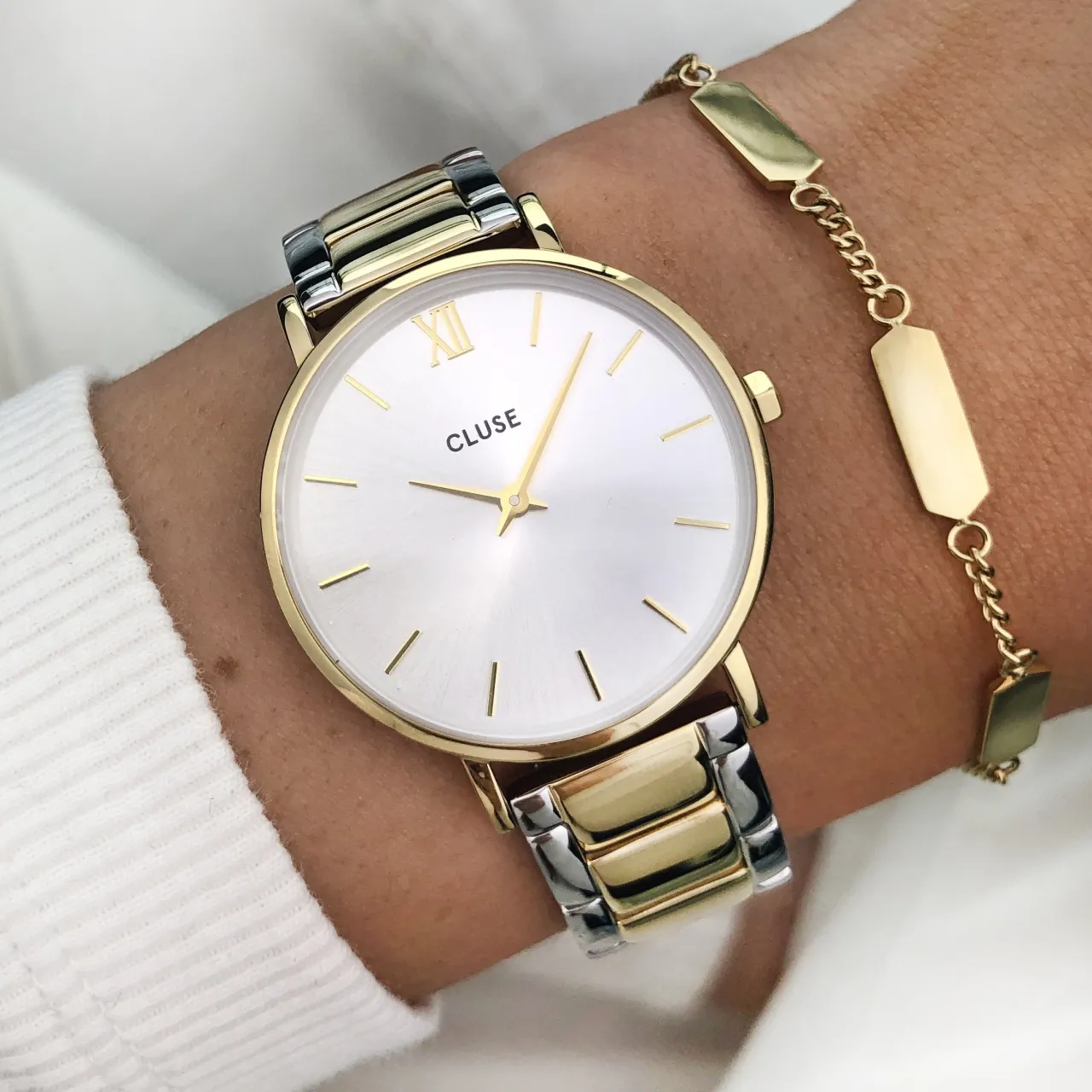 Femme CLUSE Gift Box Minuit Watch and Bracelet Gold Colour