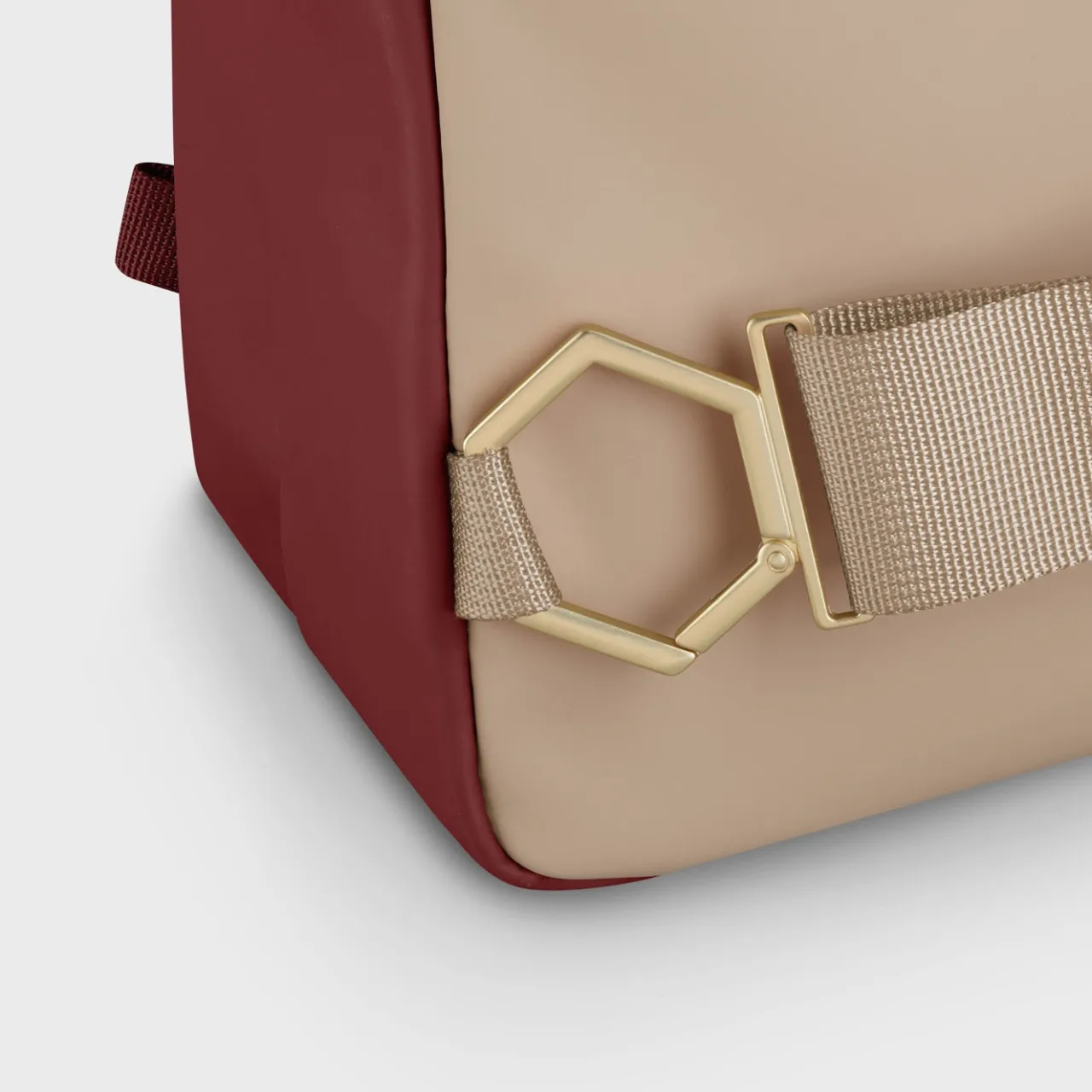 le_rversible_backpack_bordeaux_beige_gold_colour_7-1.webp CLUSE Le Réversible Backpack, Bordeaux Beige, Gold Colour