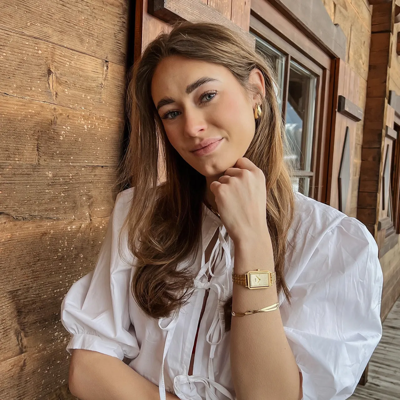 lev_twisted_snake_bracelet_gold_colour_6-1.webp CLUSE Élevé Twisted Snake Bracelet, Gold Colour