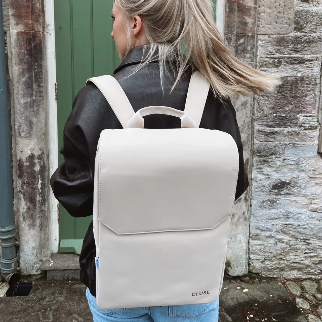 nuite_backpack_beige_gold_colour_7-1.webp CLUSE Nuitée Backpack, Beige, Gold Colour